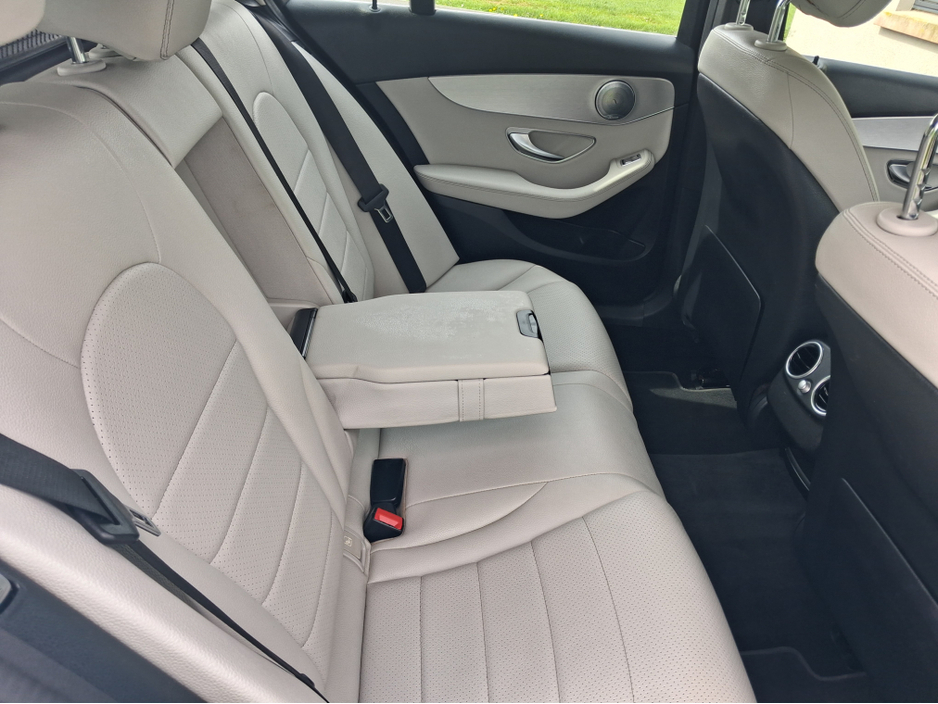 2016 Mercedes-Benz C Class - image 18