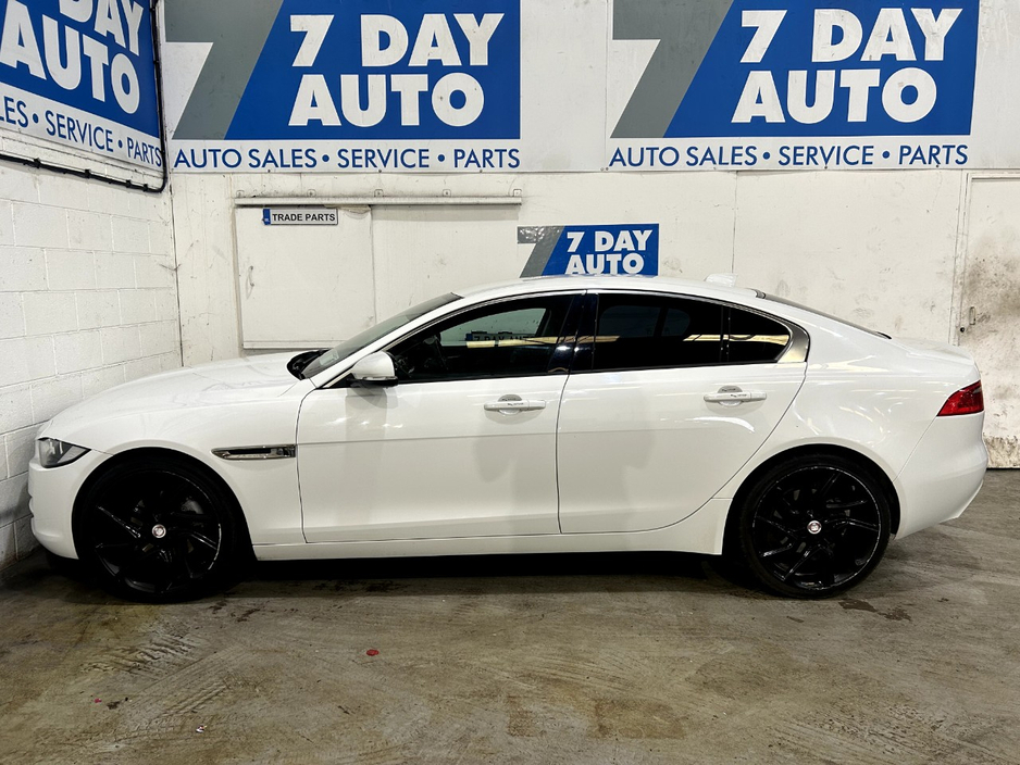 2018 Jaguar XE - image 4