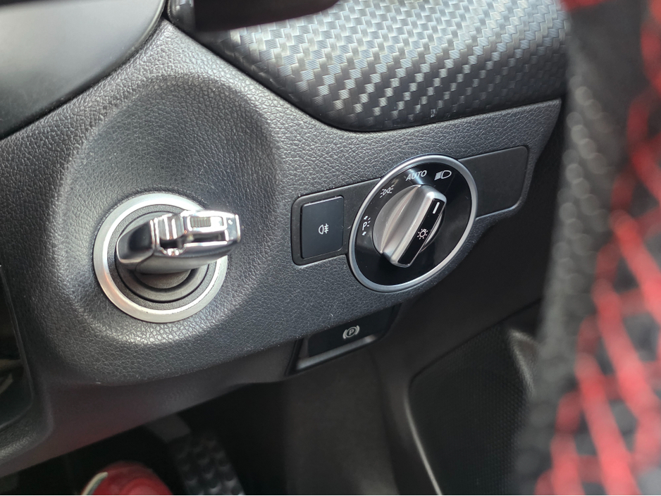 2013 Mercedes-Benz A Class ( 132 REG ) A180 AMG INTERIOR FULL LEATHER  HEATED ELECTRIC SEATS / HI SPEC  LOW ROAD TAX BAND / SIMI DEALER €13,450