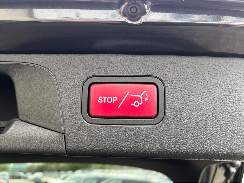 2021 Mercedes-Benz GLC Class - image 9