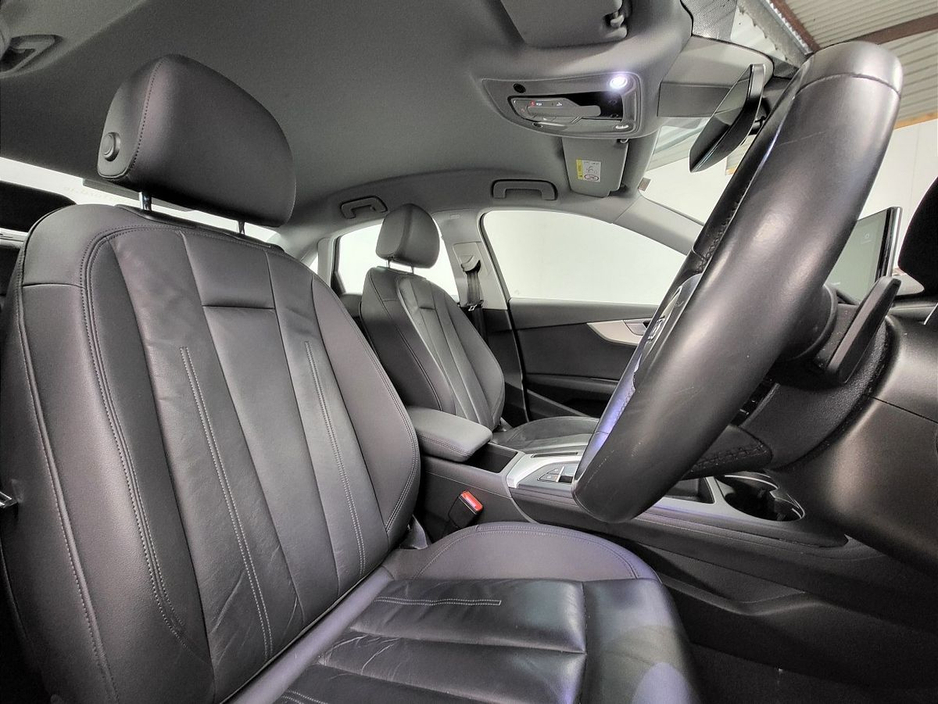 2021 Audi A4 - image 12