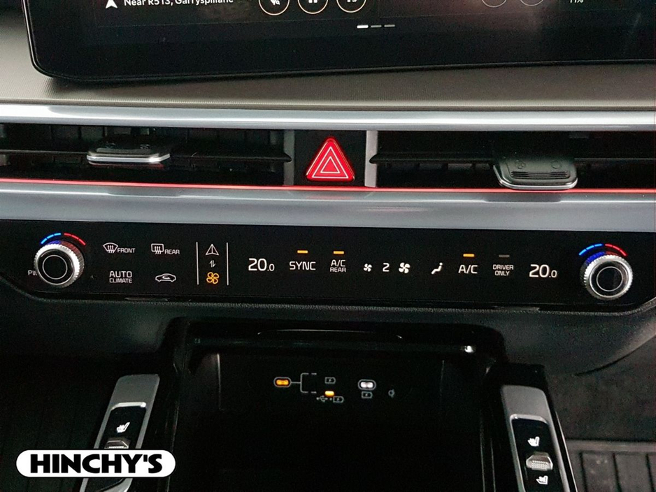 2025 Kia Sorento - image 17