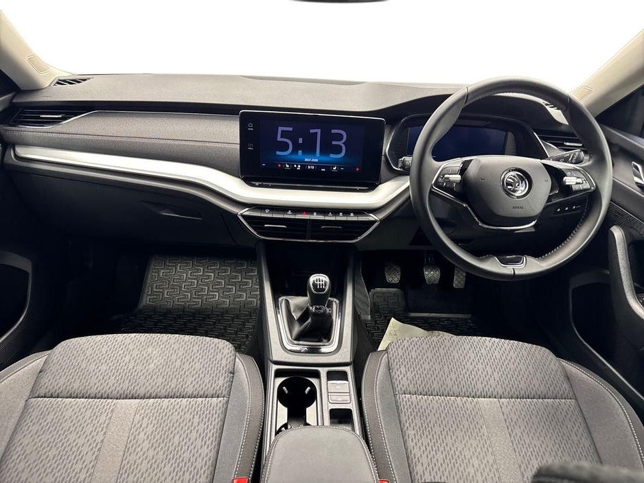 2023 Skoda Octavia - image 8