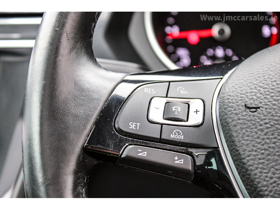 2018 Volkswagen Tiguan - image 23