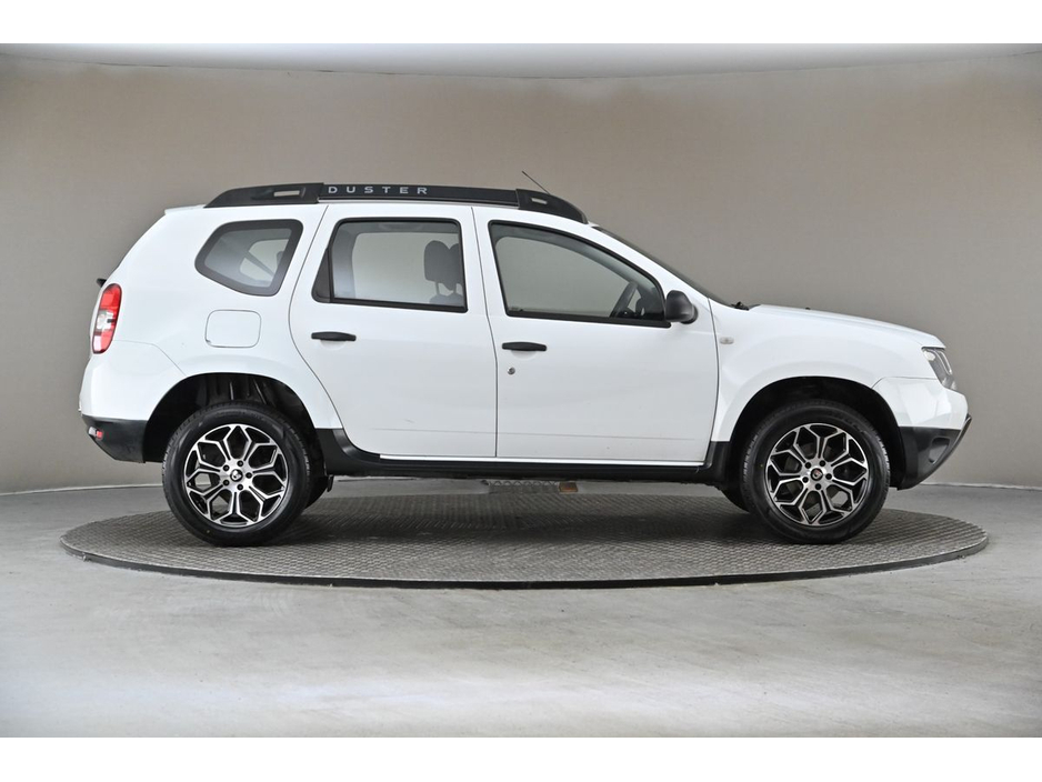 2018 Dacia Duster - image 11