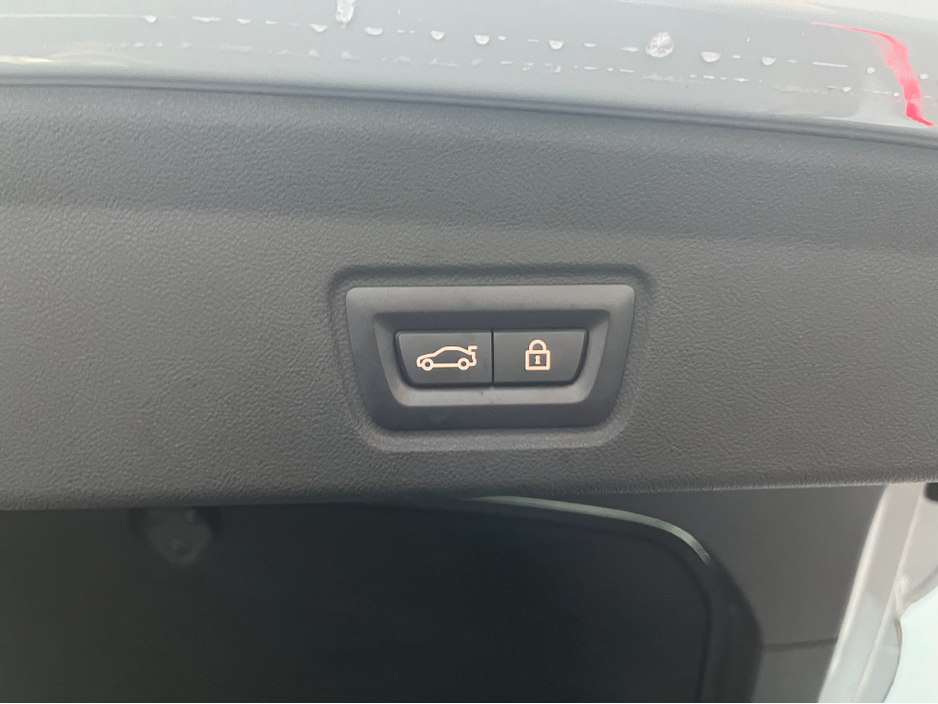 2022 BMW i4 €34950 2022 BMW I4 EDRIVE MSP AUTOMATIC / CRUISE CONTROL / 360° PARKING CAMERA / ELECTRIC MEMORY & HEATED SEATS / APPLE CARPLAY / AMBIENT LIGHTS €34,950