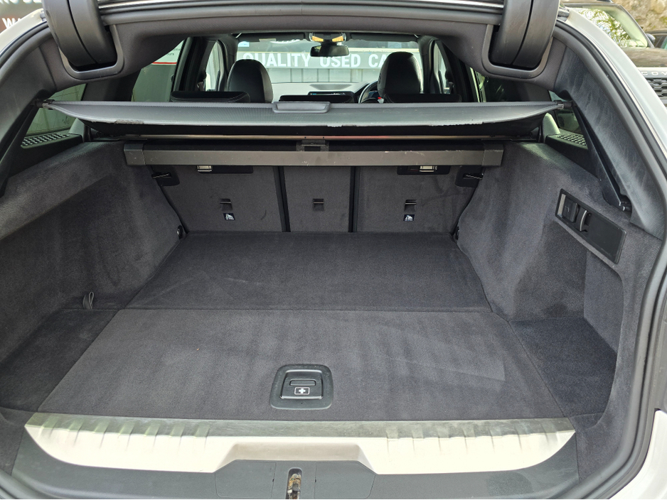 2021 BMW 3 Series - image 31