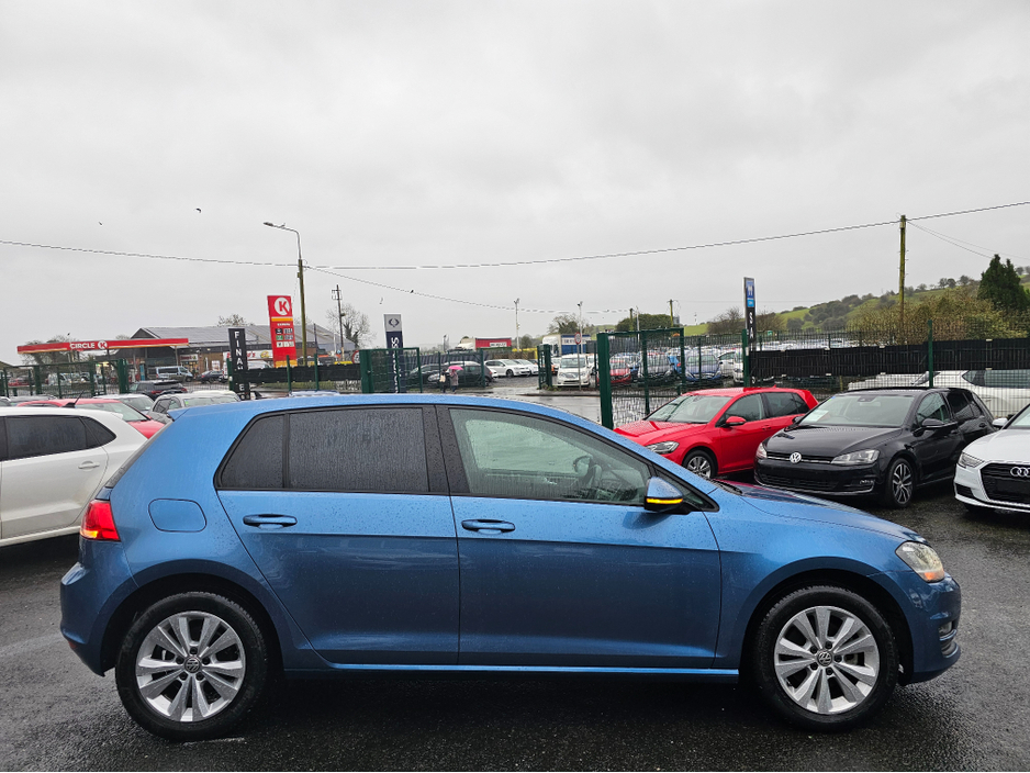 2014 Volkswagen Golf - image 4