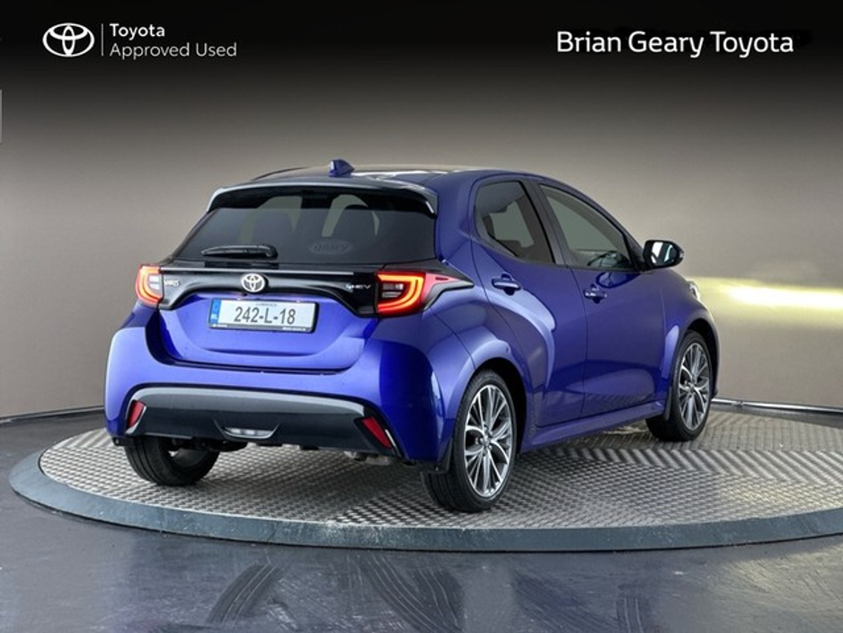 2024 Toyota Yaris PLATINUM Sunroof €28,950