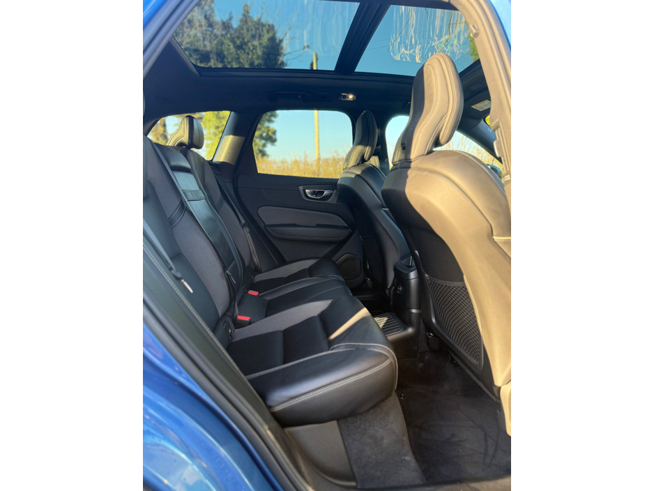 2021 Volvo XC60 - image 22