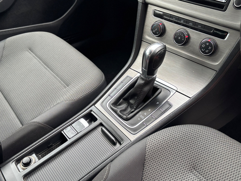 2014 Volkswagen Golf - image 7