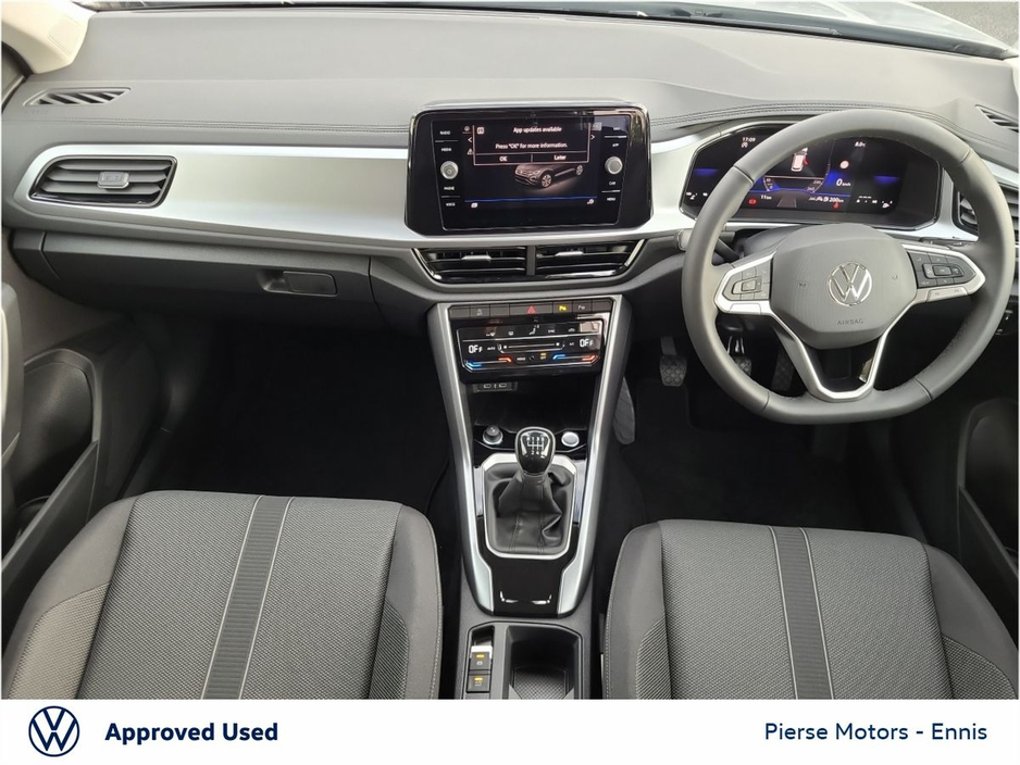 2026 Volkswagen T-Roc - image 4