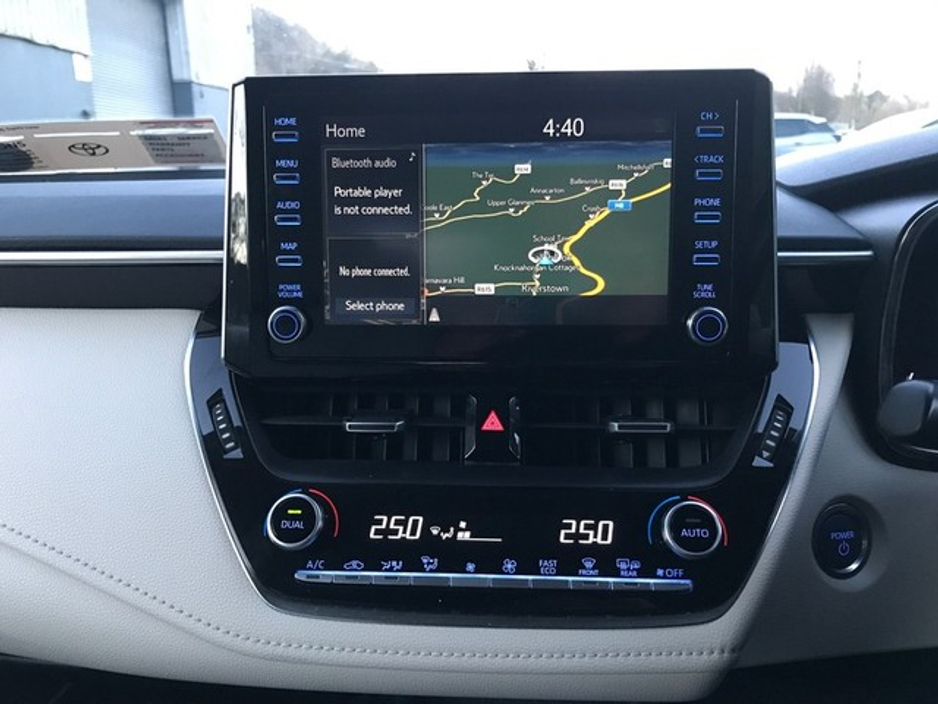 2021 Toyota Corolla LUNA SPORT - GRANDONS €24,995