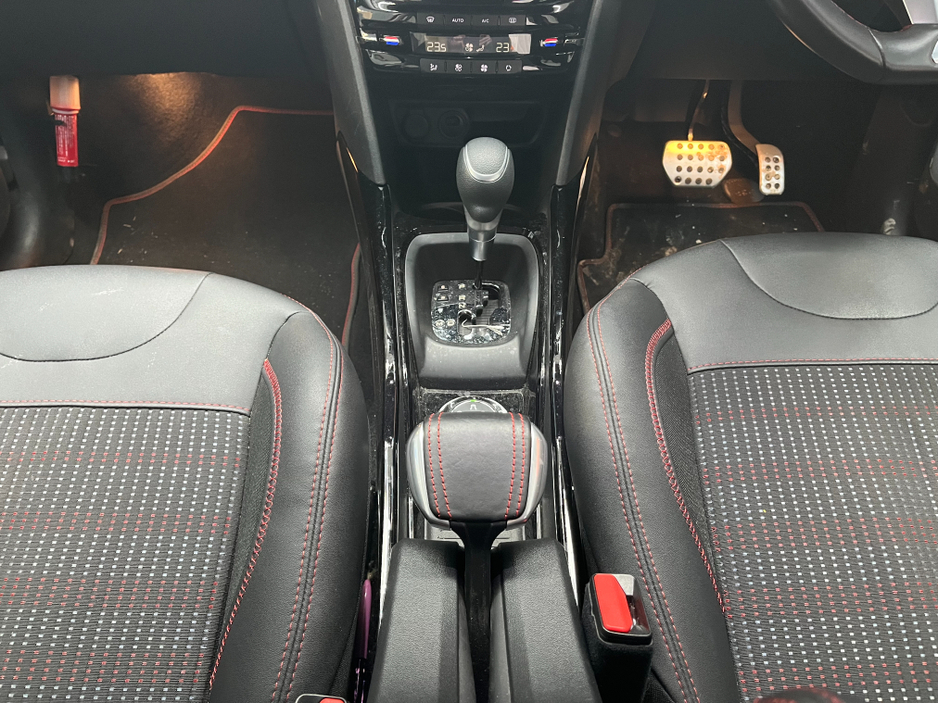 2018 Peugeot 2008 2018 PEUGEOT 2008 GT LINE 1.2 AUTOMATIC / CRUISE CONTROL / REVERSE CAMERA AND MORE €14,950