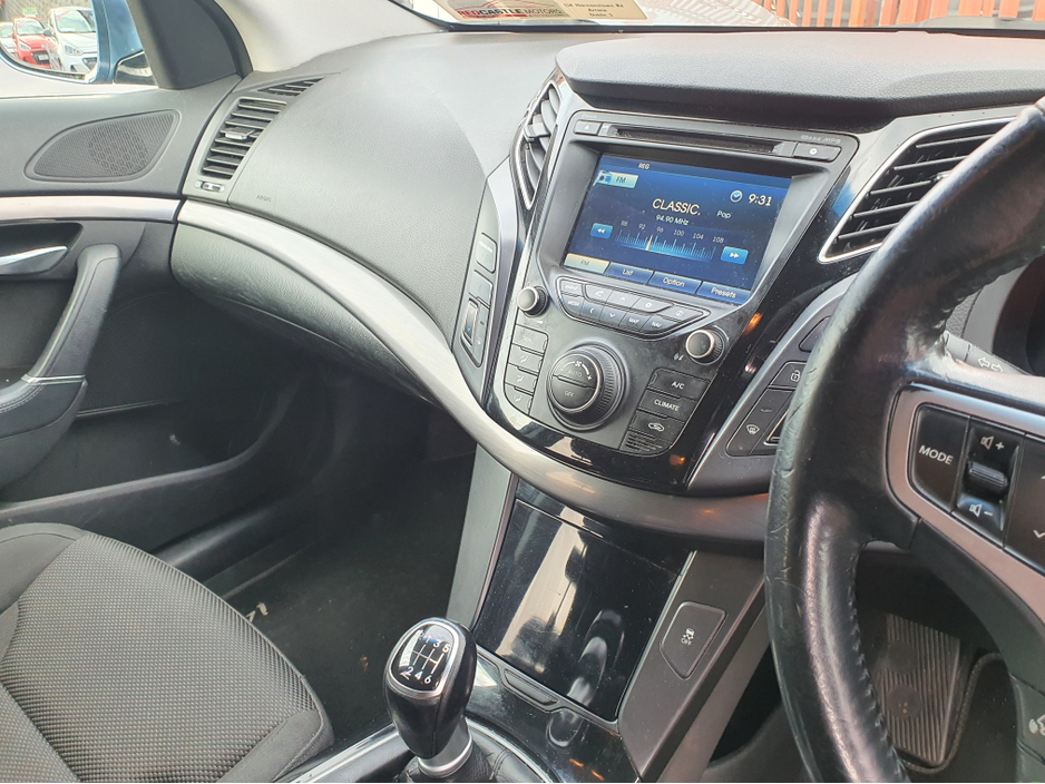 2012 Hyundai i40 - image 9