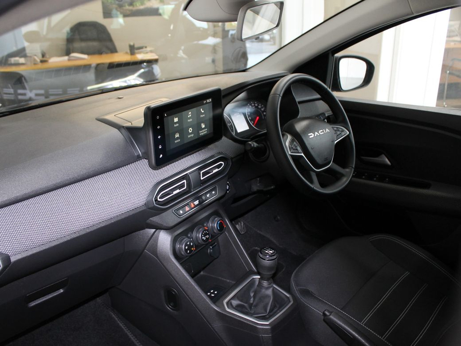 2023 Dacia Sandero - image 9