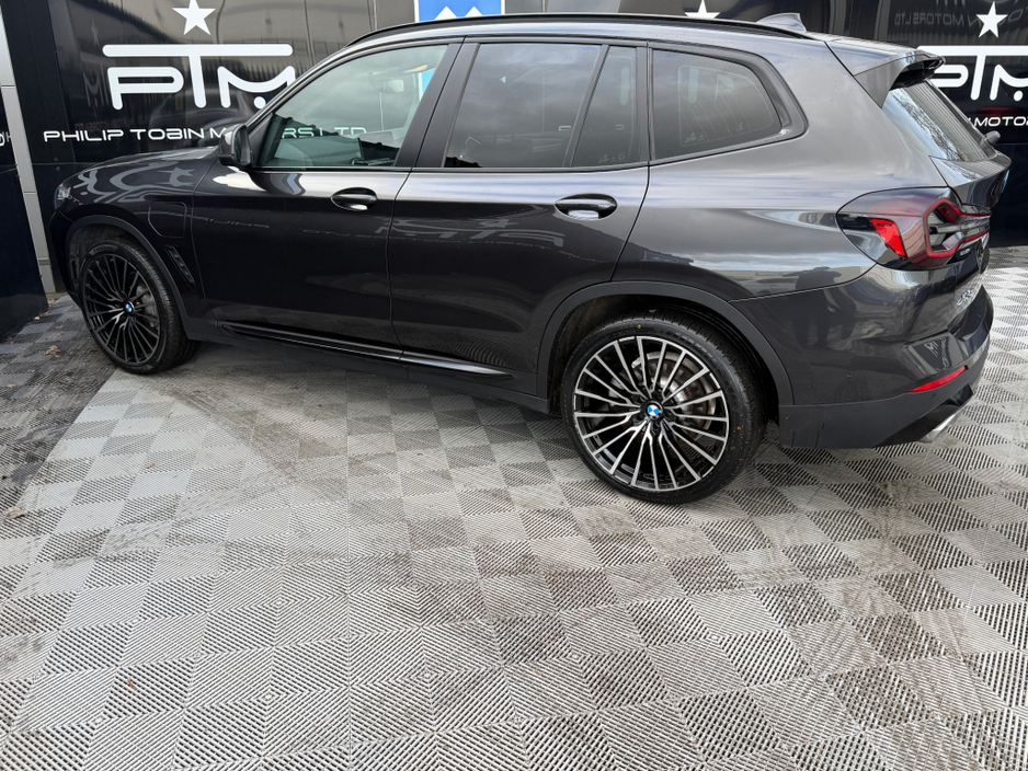 2022 BMW X3 - image 6