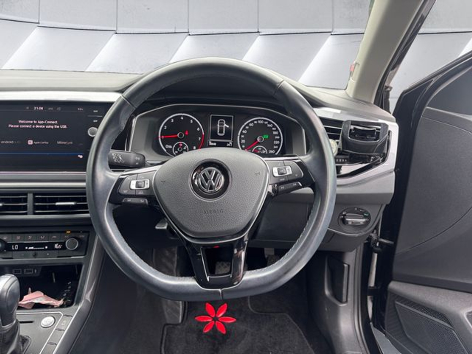 2018 Volkswagen Polo - image 11
