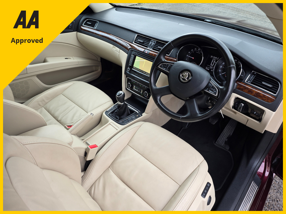 2014 Skoda Superb - image 11