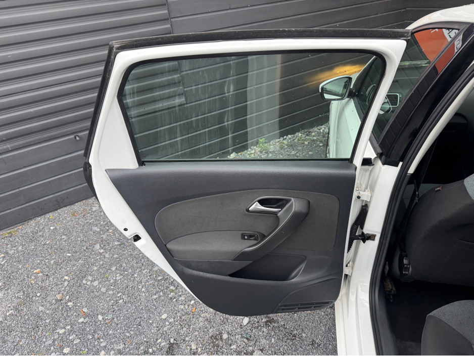 2011 Volkswagen Polo CL 1.2 MANUAL €5,895