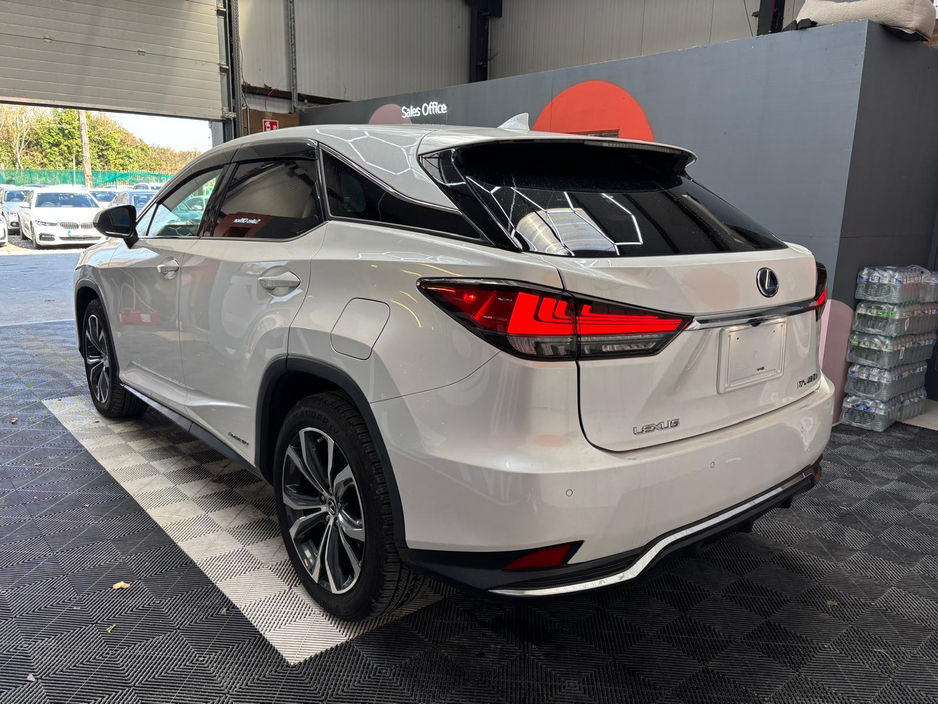 2020 Lexus RX 400 h - image 4
