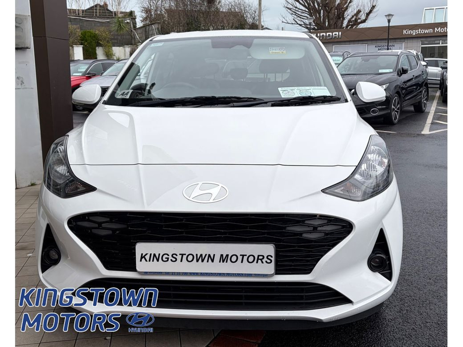 2024 Hyundai i10 - image 2