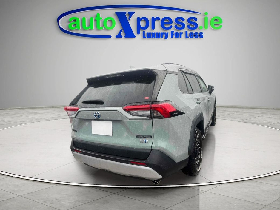 2022 Toyota Rav4 - image 9