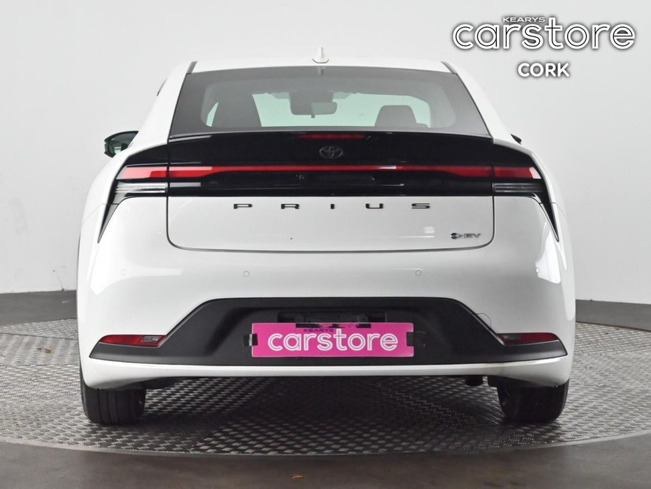 2024 Toyota Prius - image 4