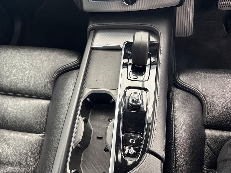 2023 Volvo XC90 - image 16