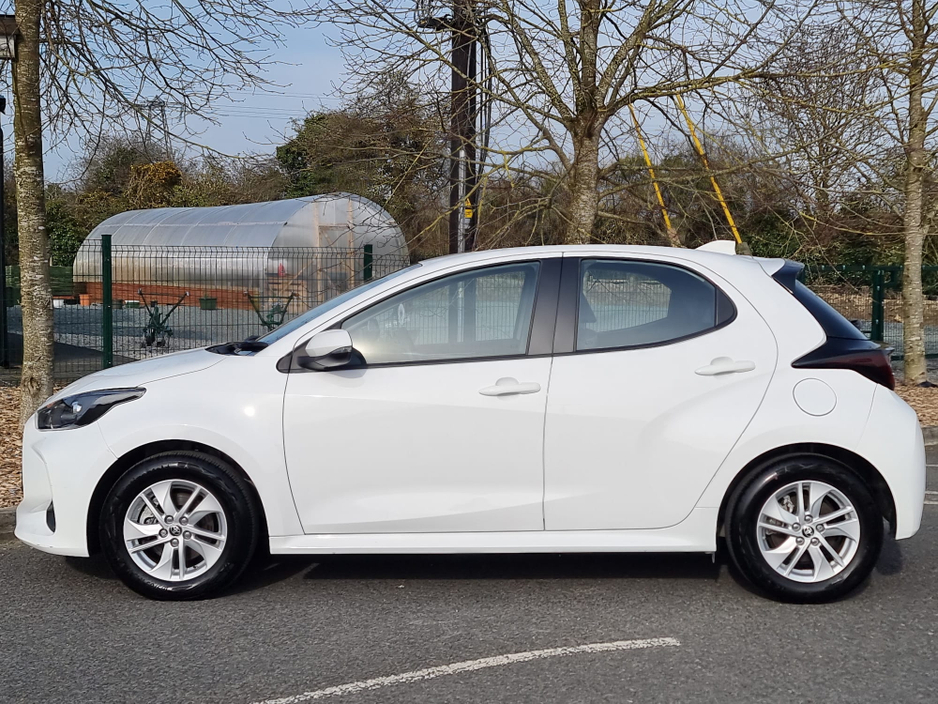 2024 Toyota Yaris - image 15