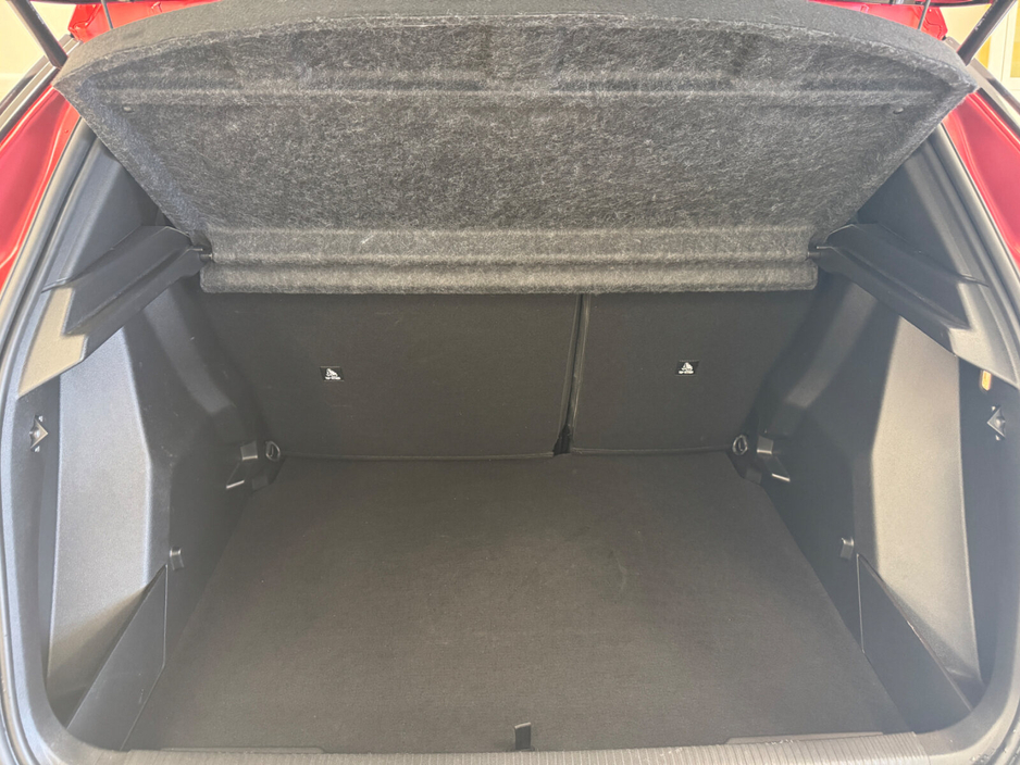 2025 Peugeot 2008 - image 11