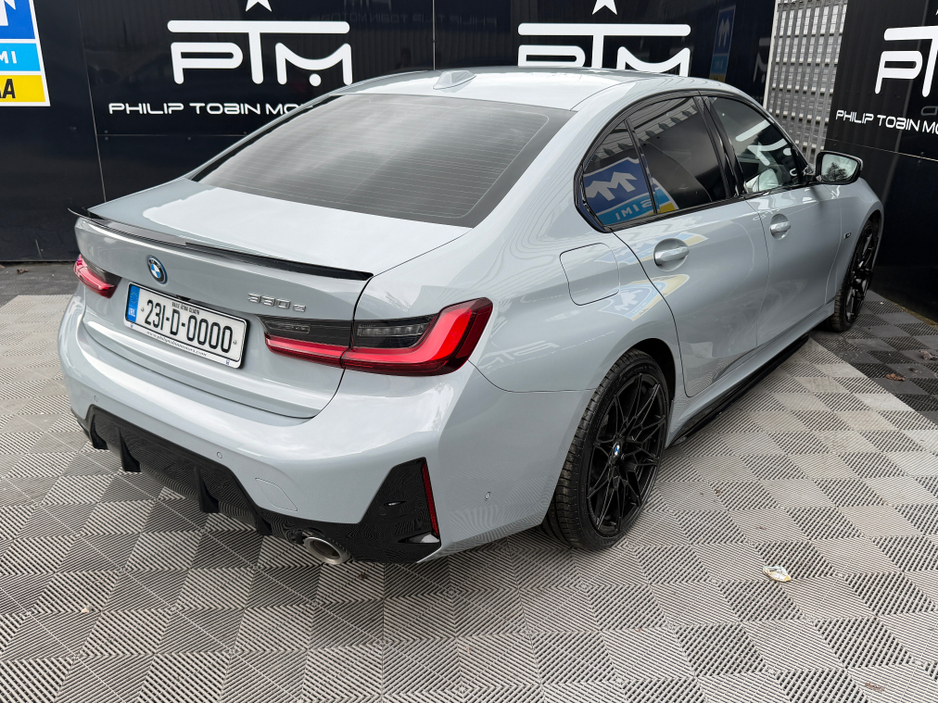 2023 BMW 3 Series - image 10