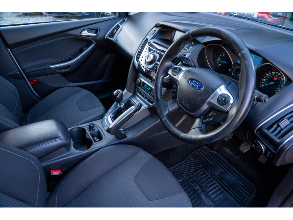 2012 Ford Focus - image 2