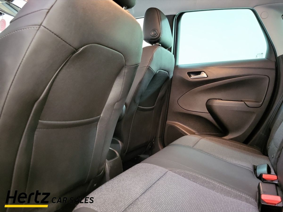 2022 Opel Crossland - image 16