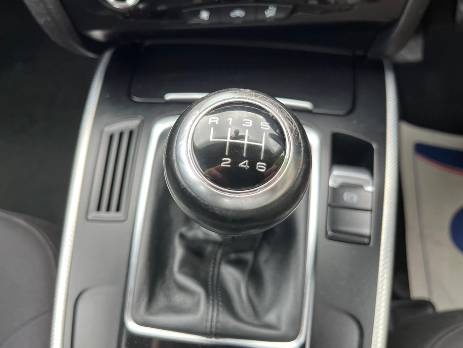 2014 Audi A4 - image 11