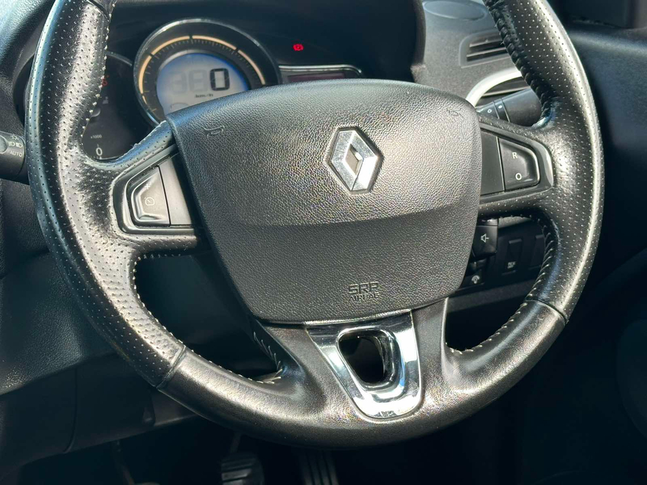 2017 Renault Fluence - image 18