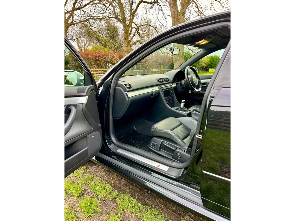 2007 Audi RS4 - image 21