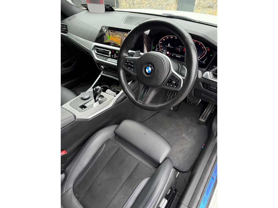 2020 BMW 3 Series - image 9