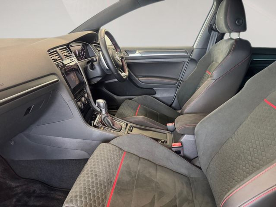 2019 Volkswagen Golf - image 16