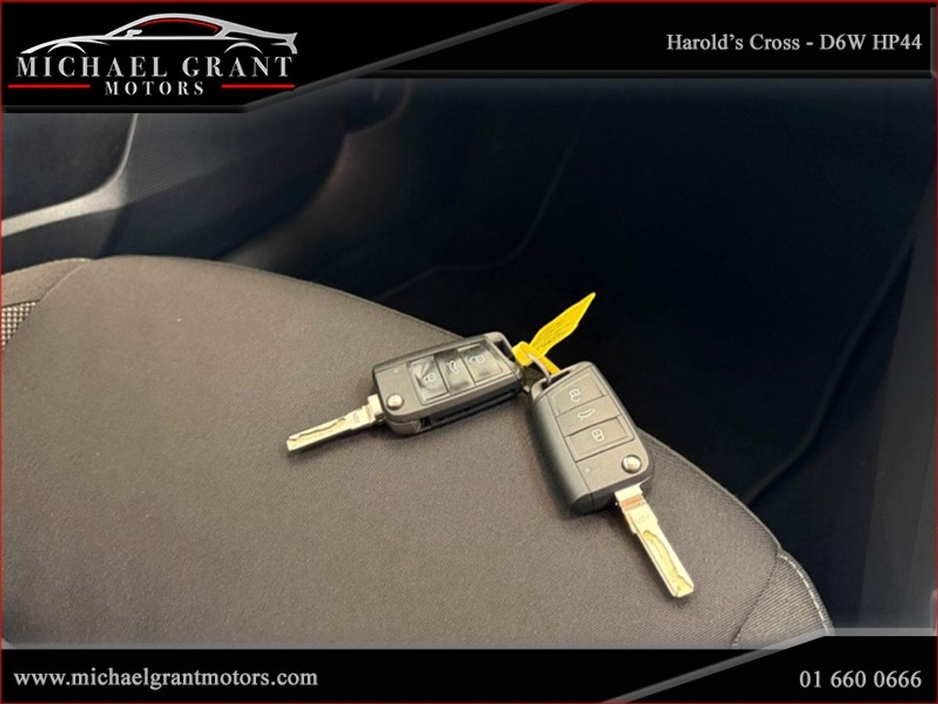 2018 Skoda Octavia - image 29