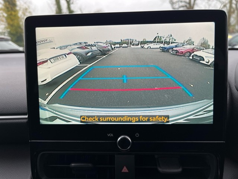 2025 Toyota Yaris Cross YARIS CROSS SOL €37,888