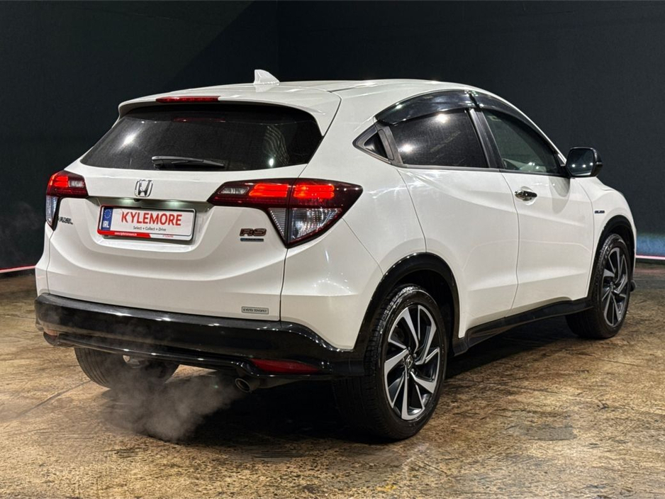 2017 Honda Vezel - image 3