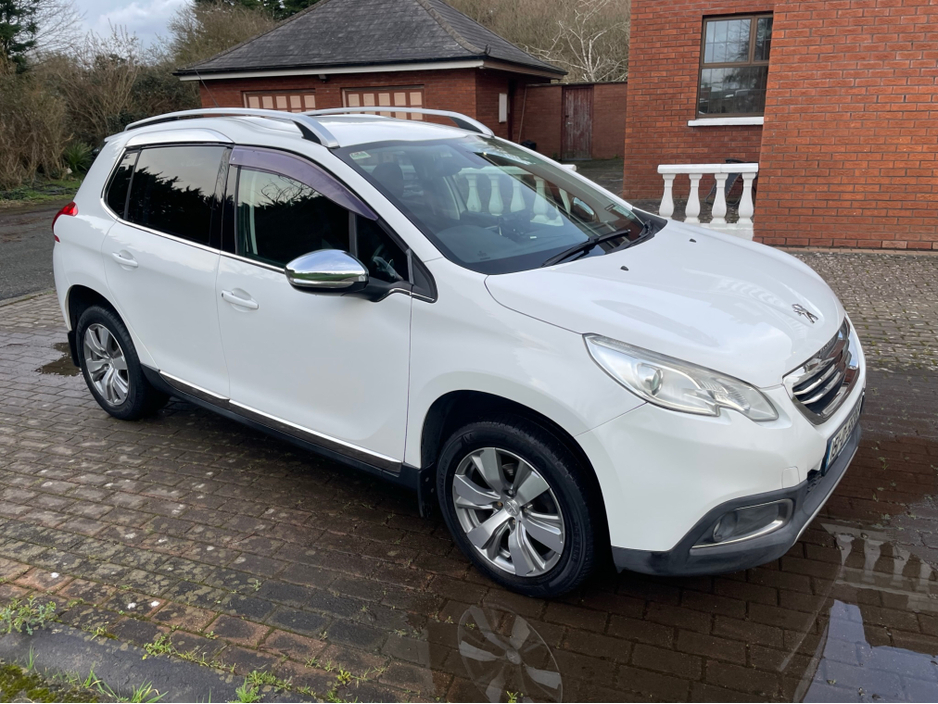 2015 Peugeot 2008 - image 2