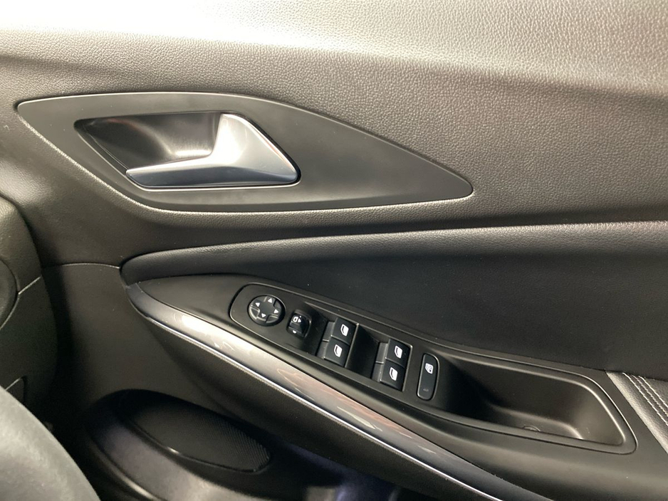 2021 Opel Grandland X 1.6 Petrol/Electric FWD 225 PS PHEV SRI €19,995