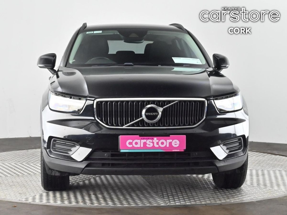 2019 Volvo XC40 - image 8