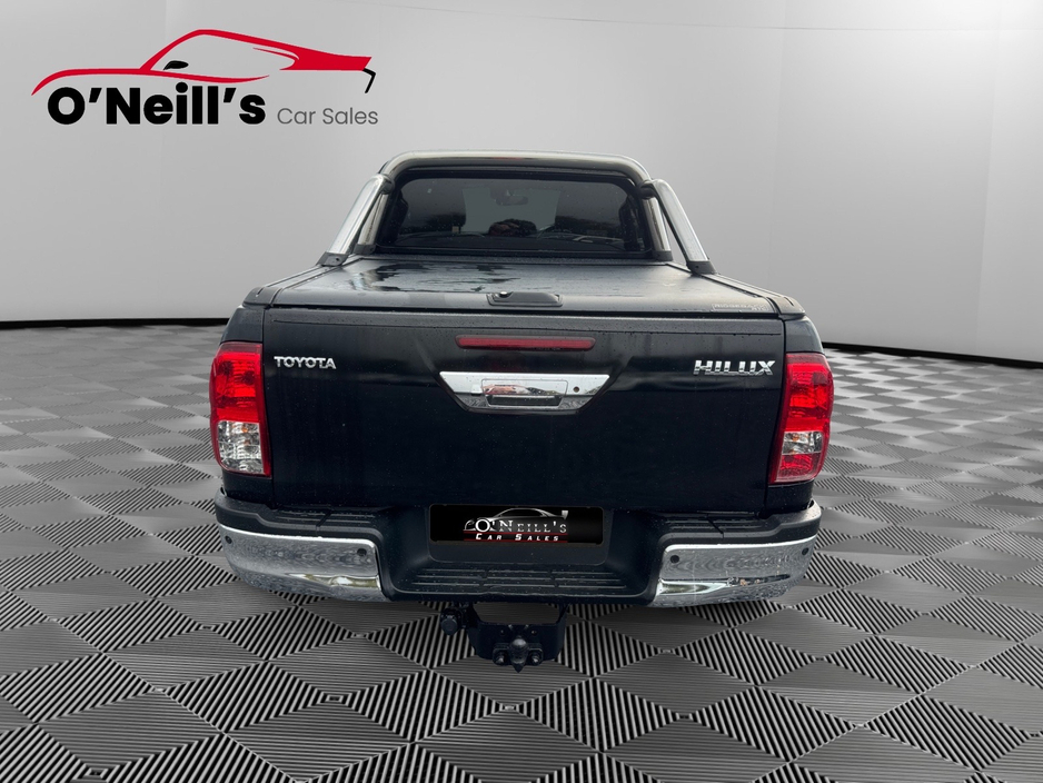 2019 Toyota Hilux - image 9