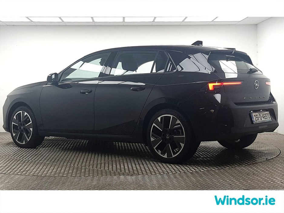 2025 Opel Astra - image 15