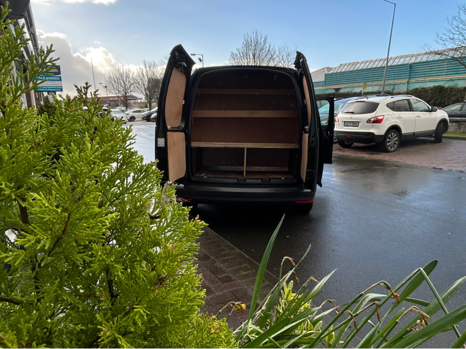 2020 Volkswagen Caddy - image 31