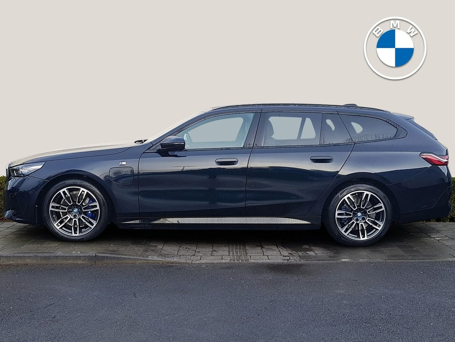 2025 BMW 5 Series - image 3