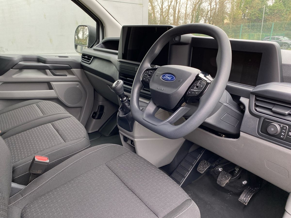 2026 Ford Transit Custom - image 6